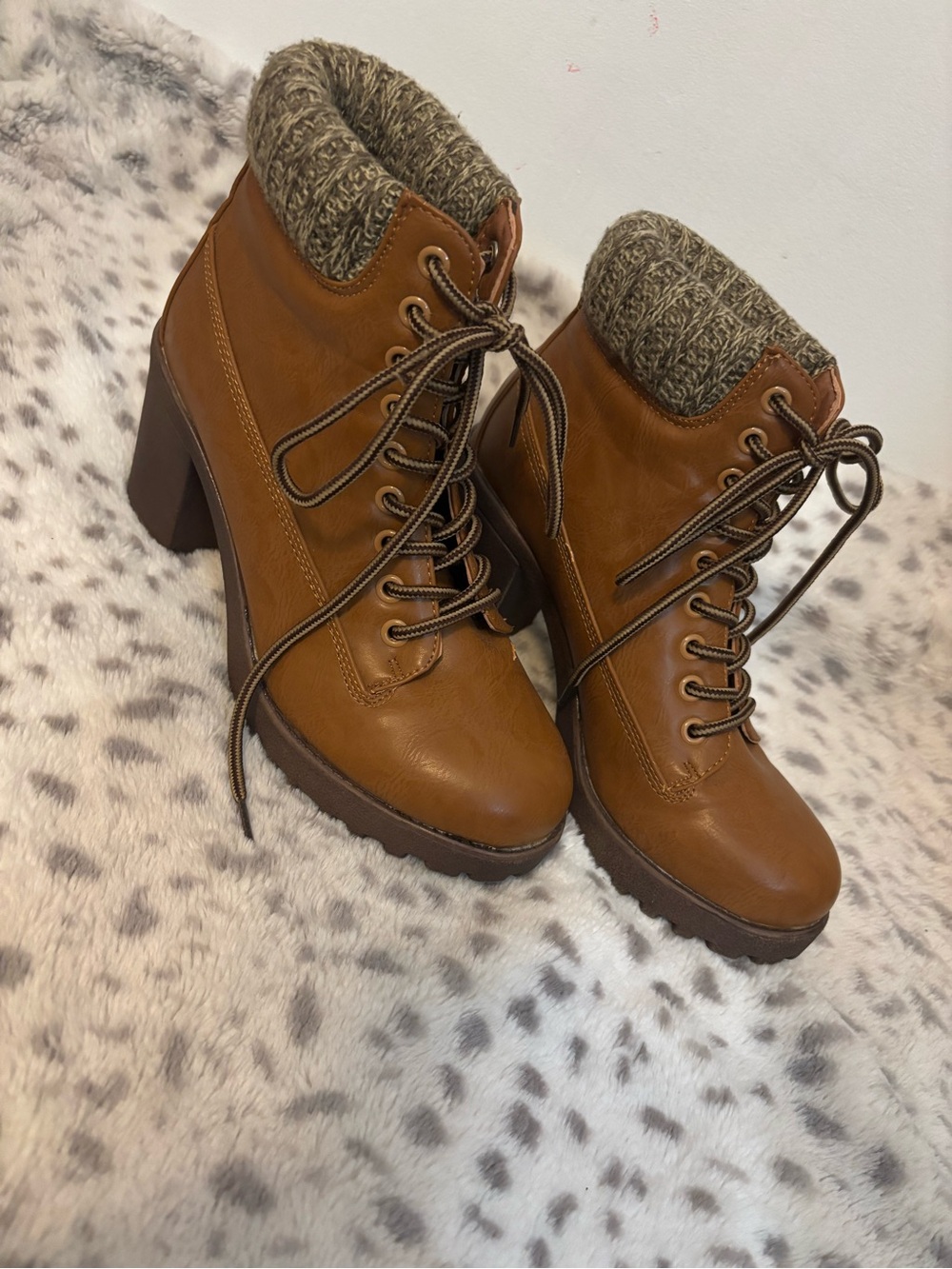 Shoe Dazzle Cognac Lace-Up Chunky Heel Ankle Boots